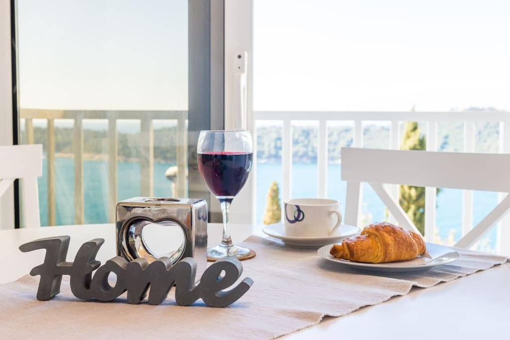 Sea View Apartment 10 Minutes Walk From Old City Ντουμπρόβνικ Εξωτερικό φωτογραφία